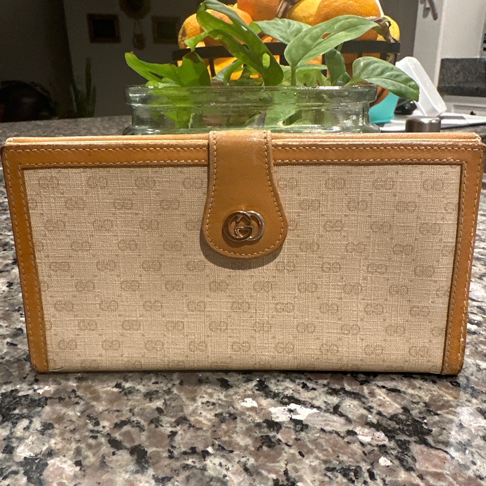 GUCCI RARE WALLET